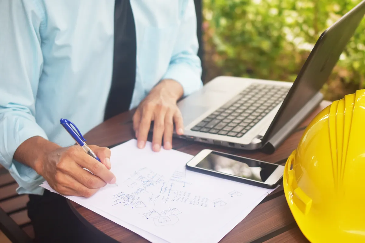 Uprawnienia budowlane – jak zdobyć i co dają